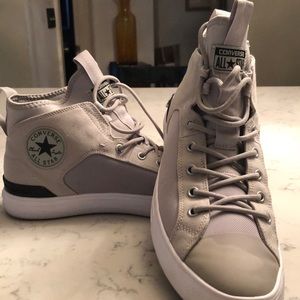 Men’s Converse “Chuck Taylor” Mid Top